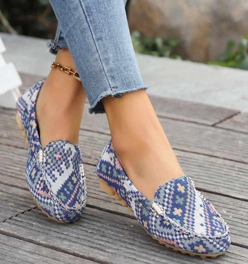Flat ladies wear